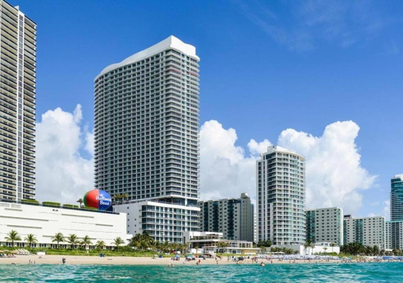 Beachfront Condo With Mesmerizing Views ハリウッド エクステリア 写真