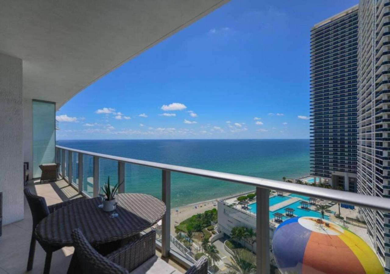 Beachfront Condo With Mesmerizing Views ハリウッド エクステリア 写真